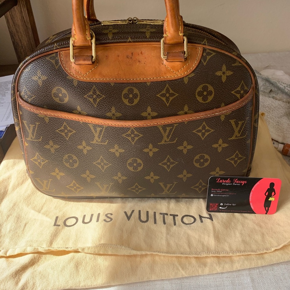 🚨Sold🚨Authentic Louis Vuitton Trouville handbag